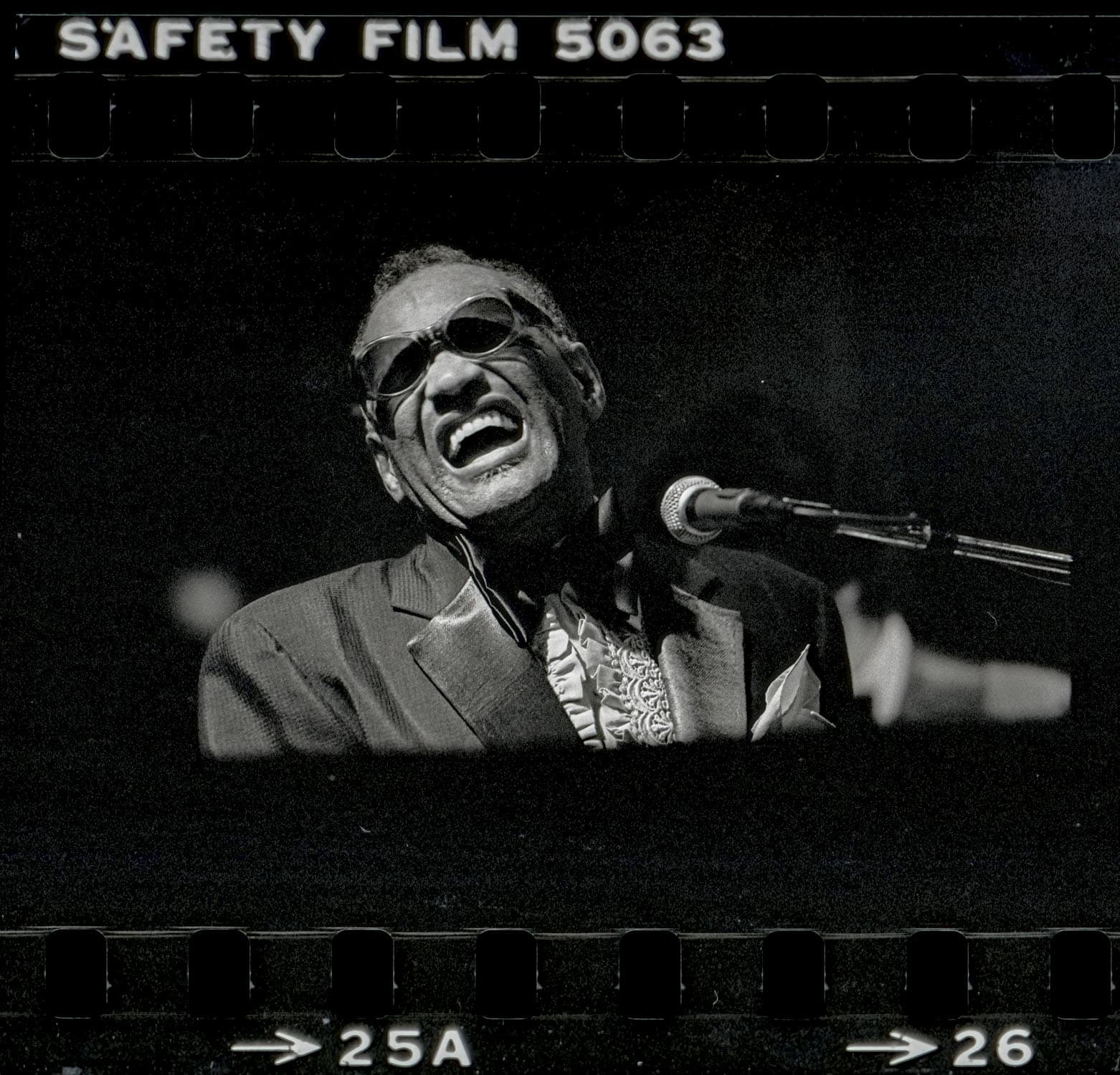 Ray Charles performing at Rockefeller’s in Houston, photographed by George Craig