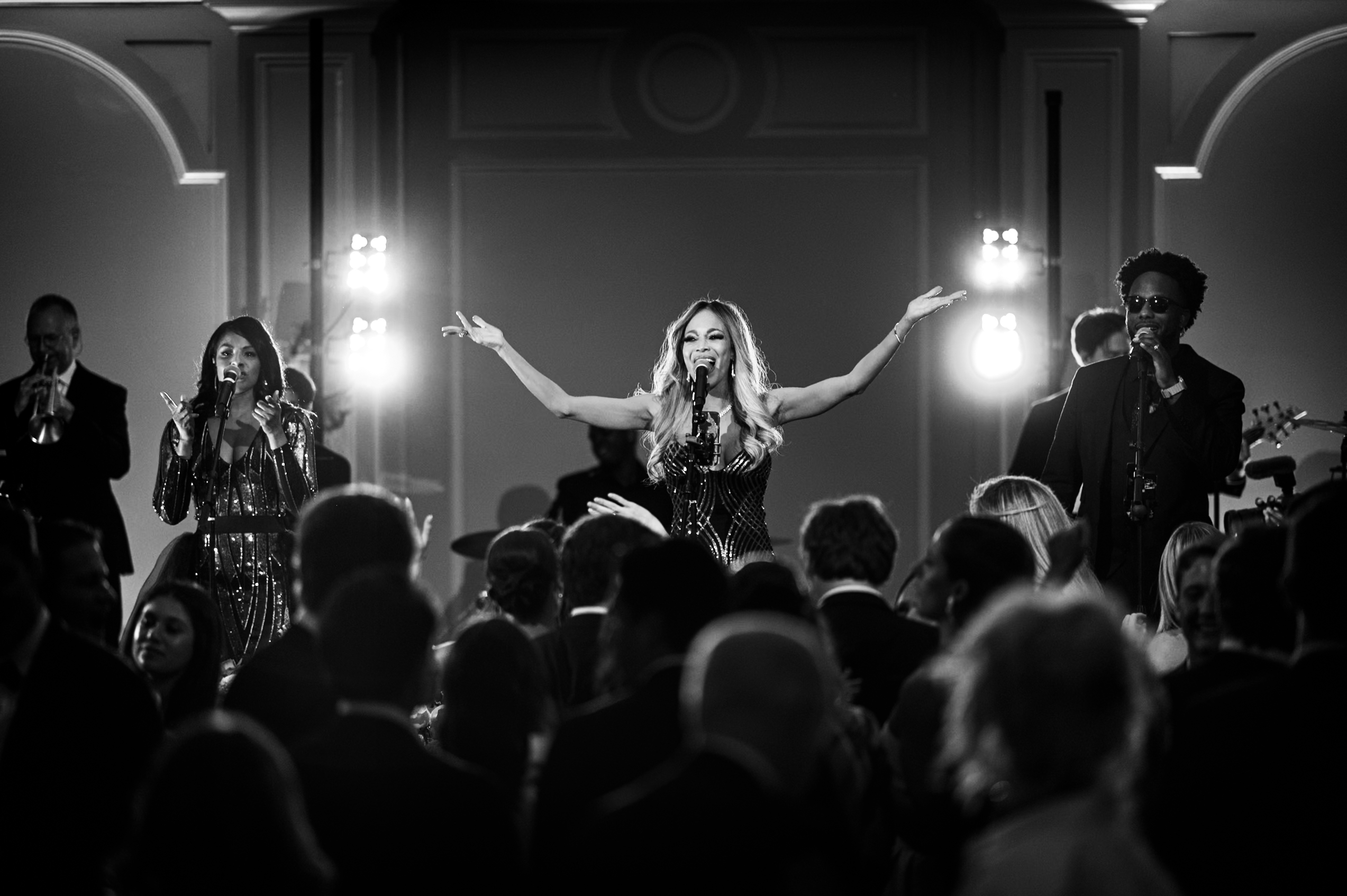 Clare Hotze & Thomas Snow wedding feature – Inside Weddings